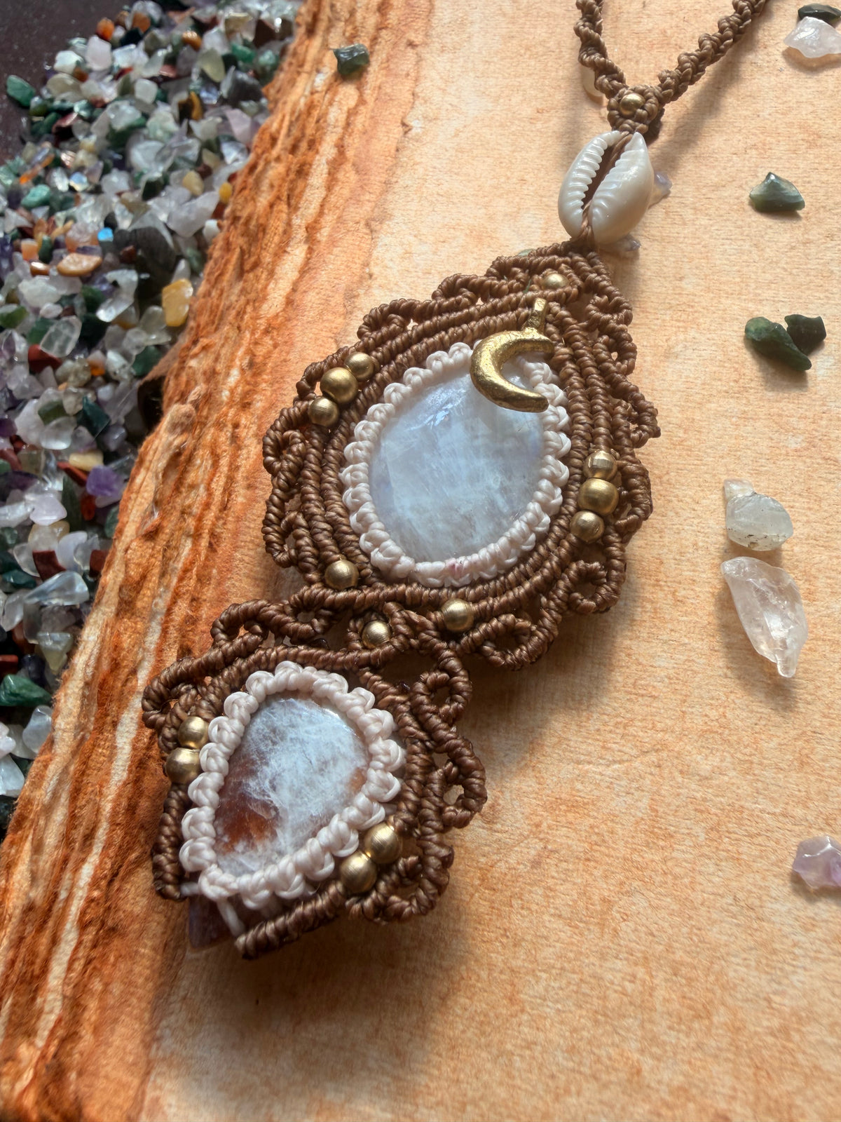 Where Moonlight meets the sun ☀️ Belomorite with sunstone